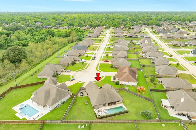64 Poppy Court, Lake Jackson, TX 77566