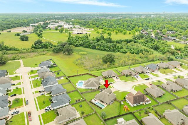 64 Poppy Court, Lake Jackson, TX 77566