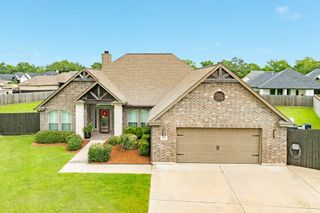 64 Poppy Court, Lake Jackson, TX 77566