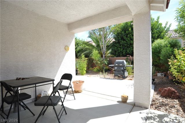 8228 Corset Creek Street, Las Vegas, NV 89131
