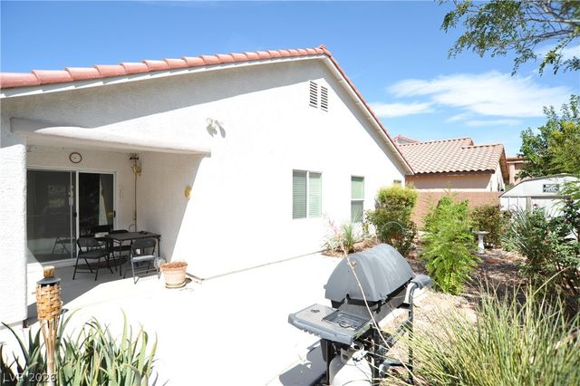 8228 Corset Creek Street, Las Vegas, NV 89131