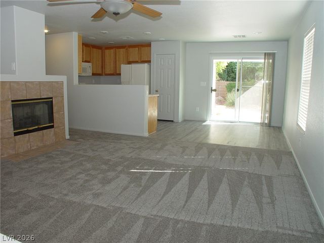 8228 Corset Creek Street, Las Vegas, NV 89131