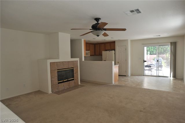 8228 Corset Creek Street, Las Vegas, NV 89131