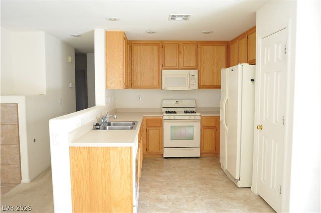 8228 Corset Creek Street, Las Vegas, NV 89131