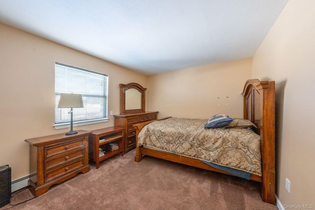 40 E Lincoln Avenue, Massapequa, NY 11758