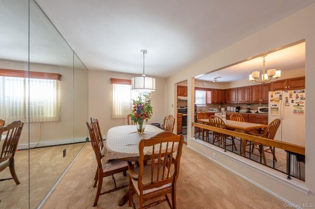 40 E Lincoln Avenue, Massapequa, NY 11758