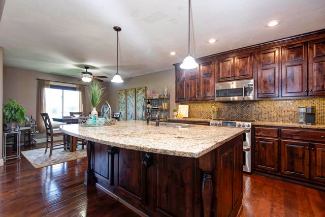 4604 E Kentbrook Drive, Springfield, MO 65802