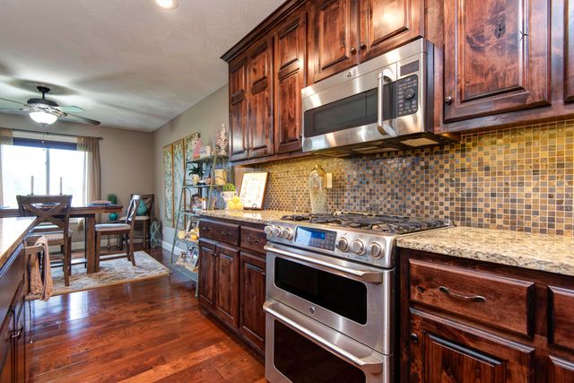 4604 E Kentbrook Drive, Springfield, MO 65802