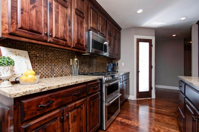 4604 E Kentbrook Drive, Springfield, MO 65802