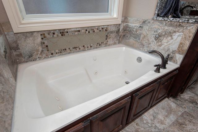 4604 E Kentbrook Drive, Springfield, MO 65802