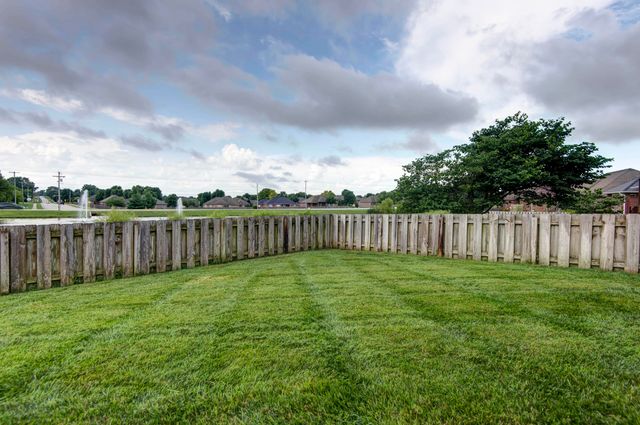 4604 E Kentbrook Drive, Springfield, MO 65802