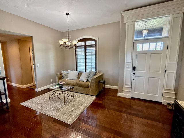 4604 E Kentbrook Drive, Springfield, MO 65802