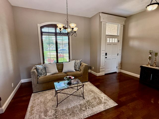 4604 E Kentbrook Drive, Springfield, MO 65802
