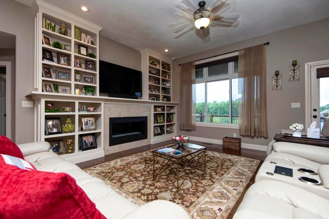 4604 E Kentbrook Drive, Springfield, MO 65802