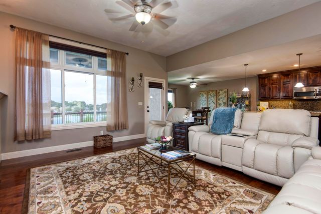 4604 E Kentbrook Drive, Springfield, MO 65802