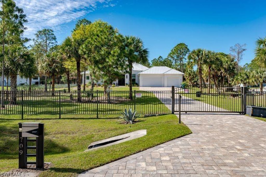 709 15th ST SW, NAPLES, FL 34117 — exterior