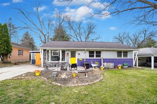 633 N Adelaide Street, Fenton, MI 48430
