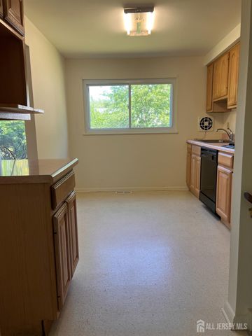 10 Charles Place, Pennsville, NJ 08070