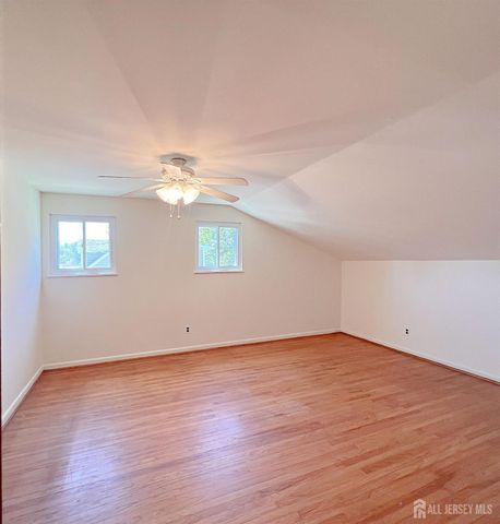 10 Charles Place, Pennsville, NJ 08070