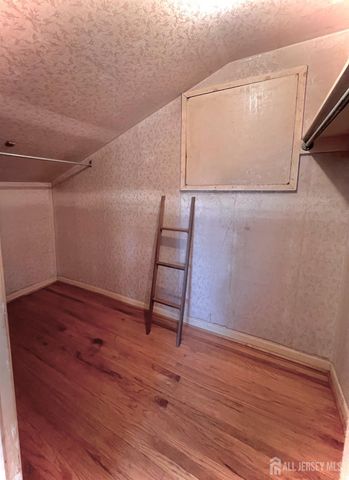 10 Charles Place, Pennsville, NJ 08070