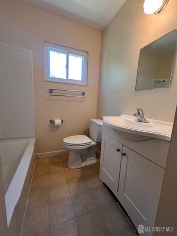 10 Charles Place, Pennsville, NJ 08070