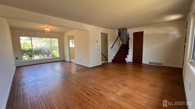 10 Charles Place, Pennsville, NJ 08070