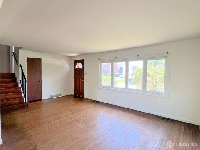10 Charles Place, Pennsville, NJ 08070
