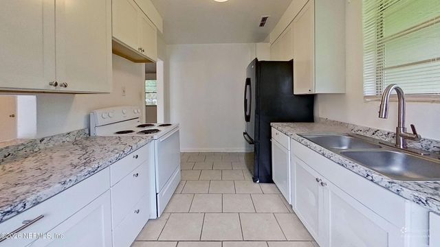 7104 WAIKIKI Road, Jacksonville, FL 32216