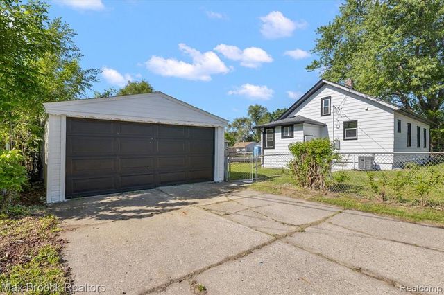 1986 Romeo Street, Ferndale, MI 48220