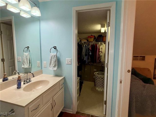 4391 Hunters Chase Lane, Wooster, OH 44691