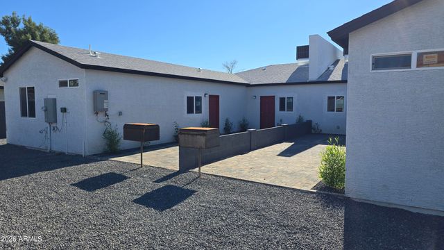 732 E CAROL Avenue, Phoenix, AZ 85020