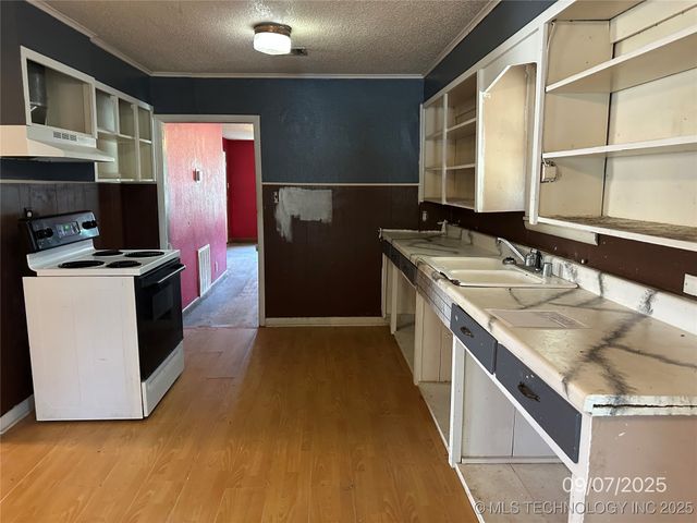 1521 N 10th Avenue, Durant, OK 74701