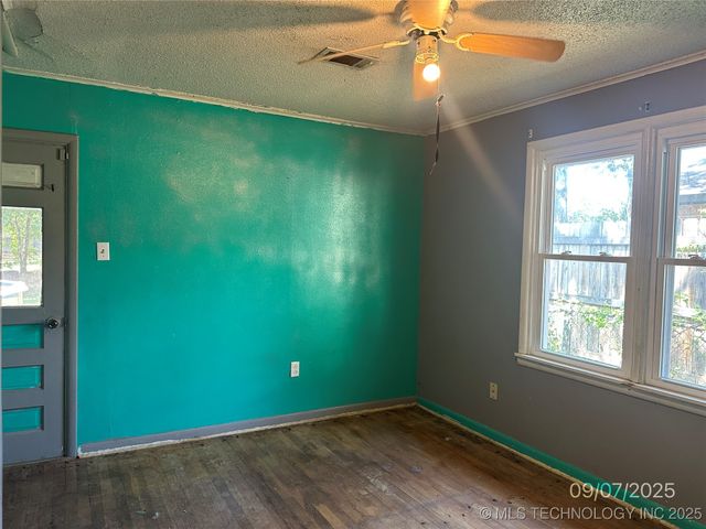 1521 N 10th Avenue, Durant, OK 74701