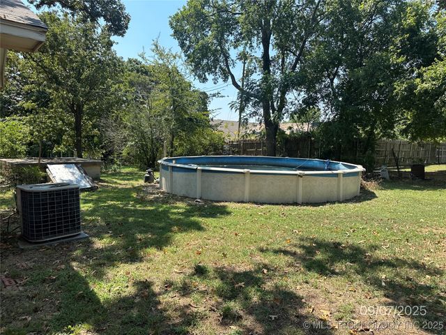 1521 N 10th Avenue, Durant, OK 74701