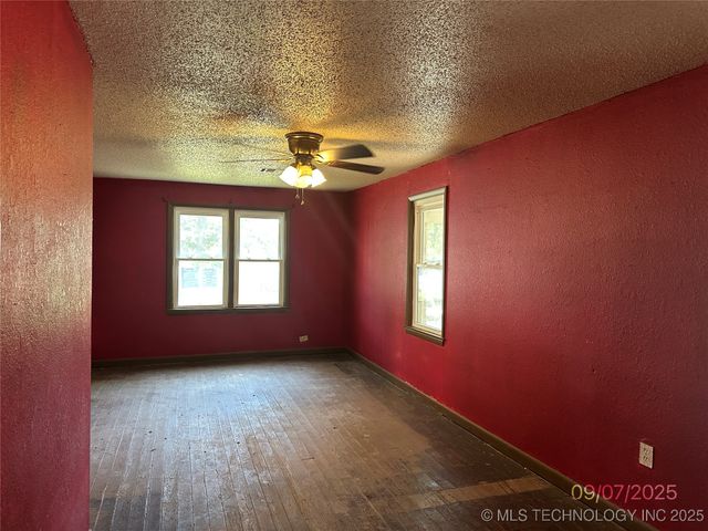 1521 N 10th Avenue, Durant, OK 74701