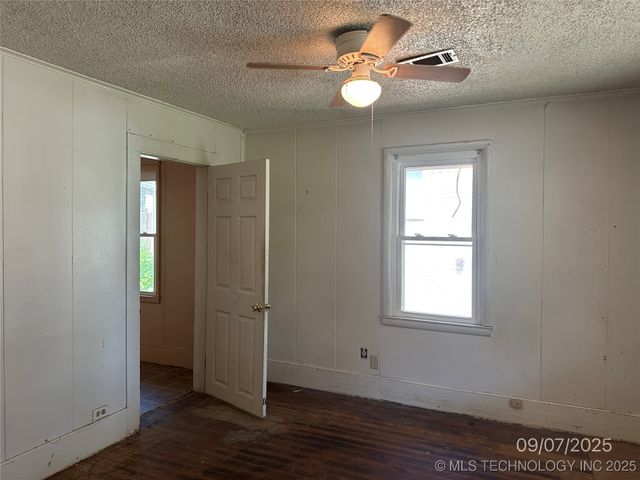 1521 N 10th Avenue, Durant, OK 74701