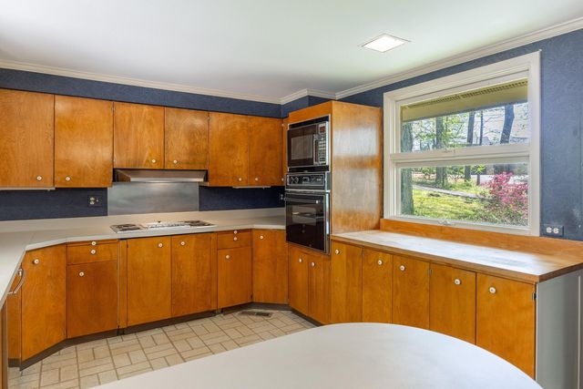 105 Riverpoint Road, Signal Mountain, TN 37377