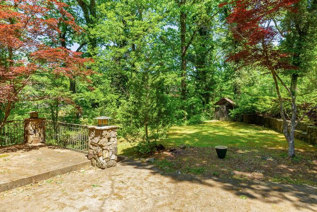 105 Riverpoint Road, Signal Mountain, TN 37377