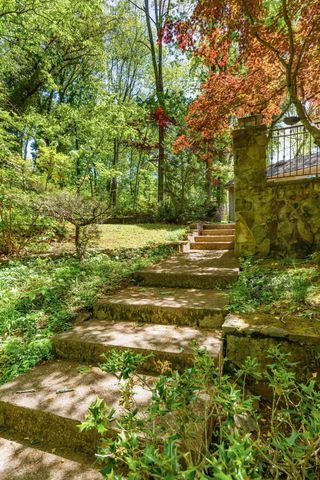 105 Riverpoint Road, Signal Mountain, TN 37377