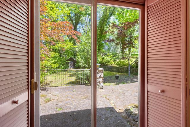 105 Riverpoint Road, Signal Mountain, TN 37377
