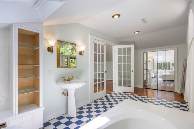 105 Riverpoint Road, Signal Mountain, TN 37377