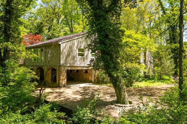105 Riverpoint Road, Signal Mountain, TN 37377