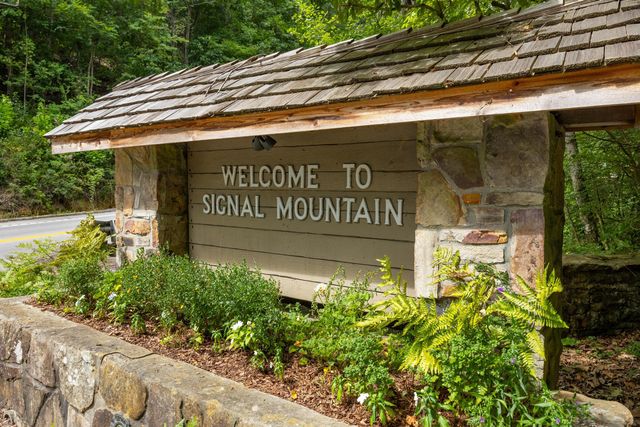 105 Riverpoint Road, Signal Mountain, TN 37377