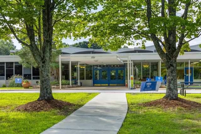 105 Riverpoint Road, Signal Mountain, TN 37377