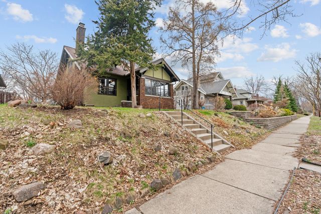 1369 Hamline Avenue N, Saint Paul, MN 55108