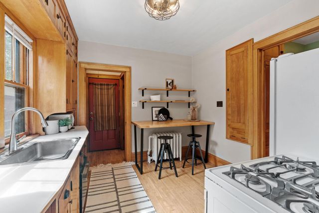 1369 Hamline Avenue N, Saint Paul, MN 55108