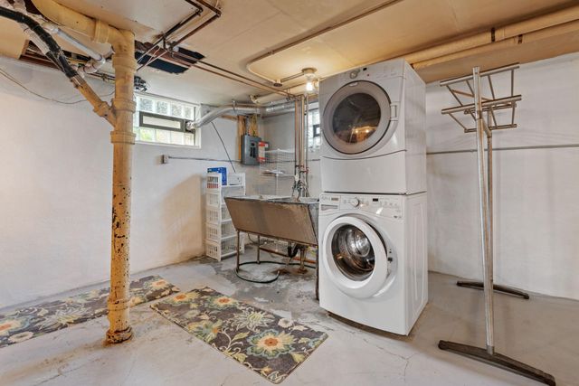 1369 Hamline Avenue N, Saint Paul, MN 55108