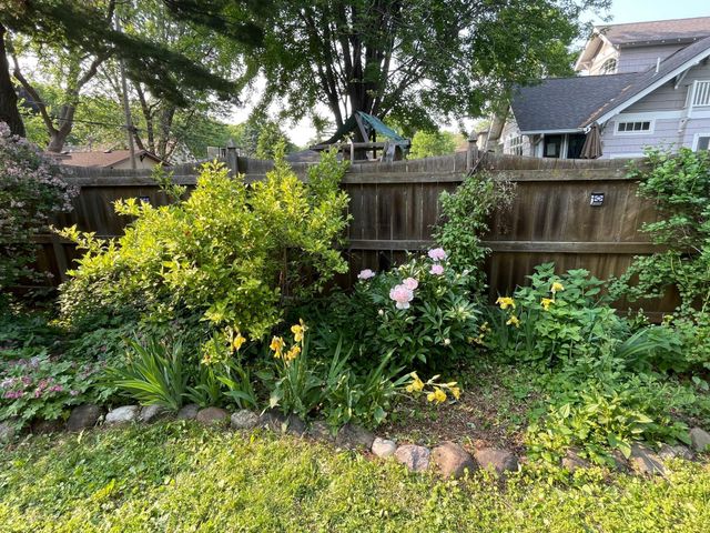 1369 Hamline Avenue N, Saint Paul, MN 55108