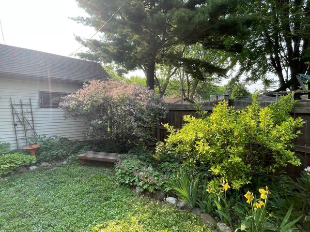 1369 Hamline Avenue N, Saint Paul, MN 55108