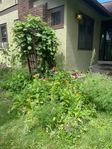 1369 Hamline Avenue N, Saint Paul, MN 55108